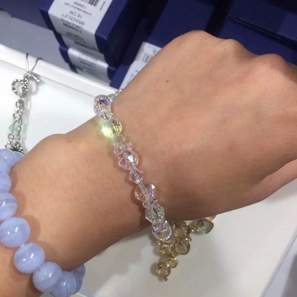 New in box Authentic Swarovski crystal bracelet - Picture 2 of 4